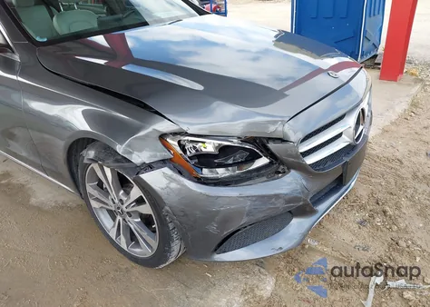 2018 Mercedes-Benz C 300 из США, поврежденный, VIN 55SWF4JB2JU243715